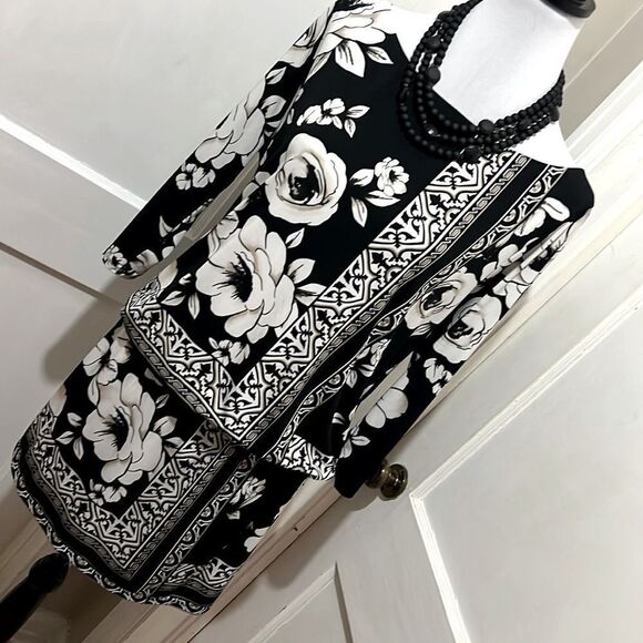 White House Black Market Dresses & Skirts - Pretty "Fold Under" White House Black Market 3/4 sleeve Dress Women's XL